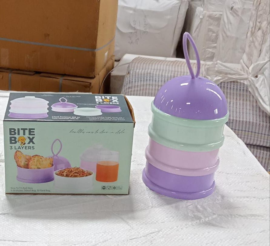 Purple baby food container with 3 layers Purple baby food container with 3 layers
